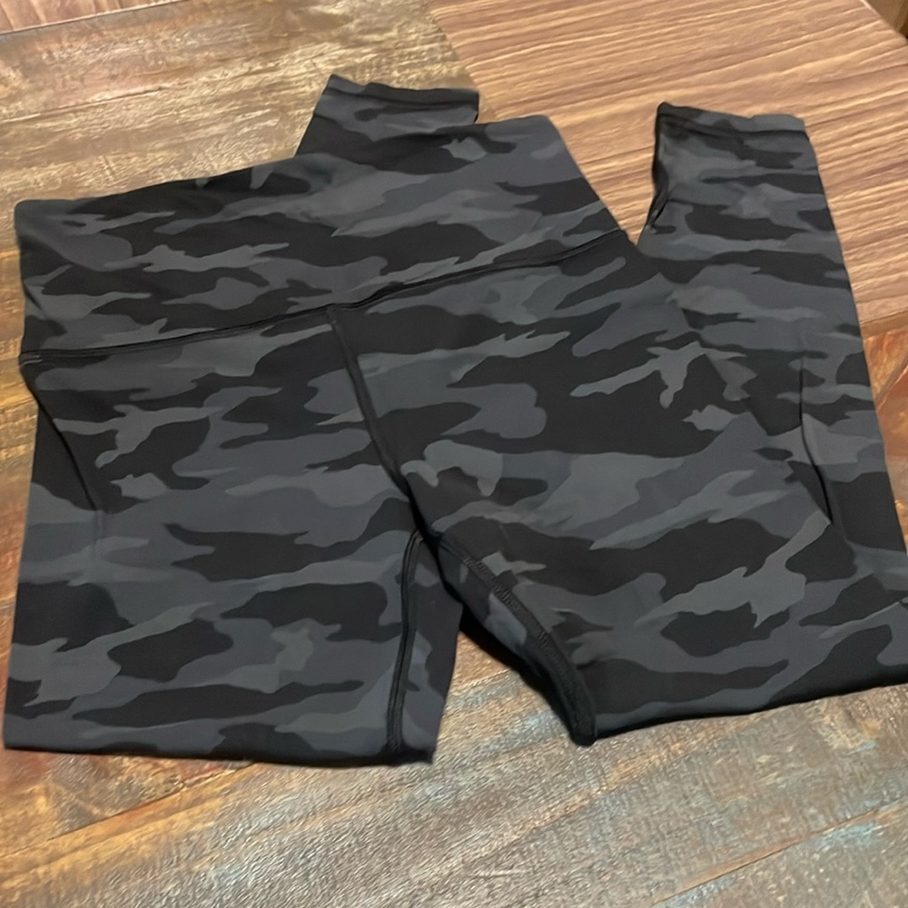 Athleta Elation 7/8 tight size S